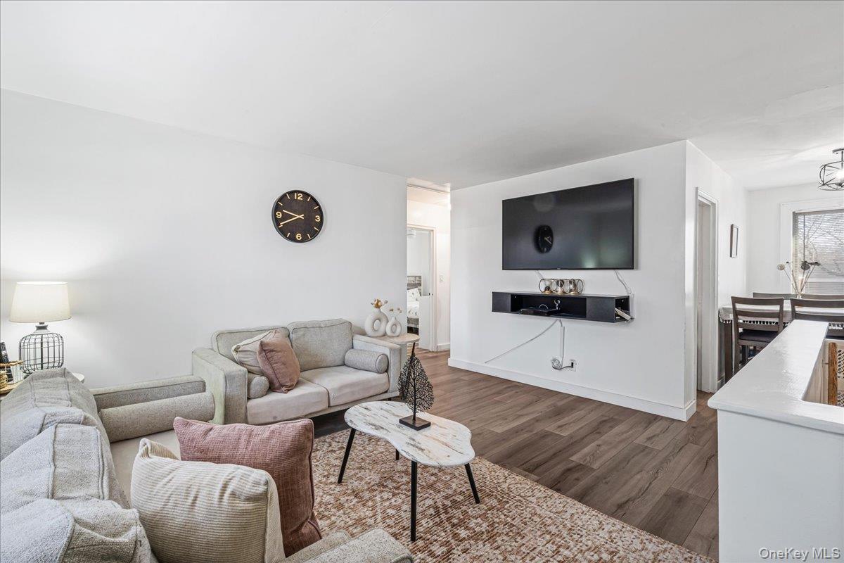 Coop Bell  Queens, NY 11364, MLS-960198-3