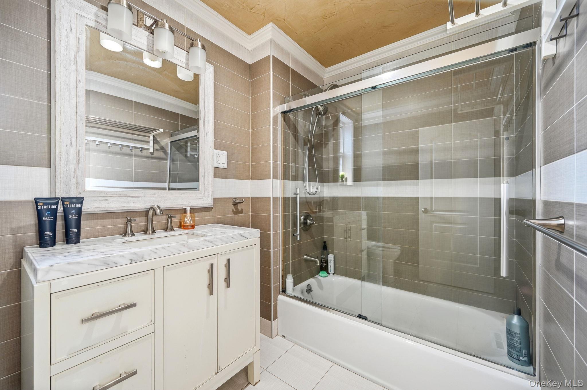 Single Family Neill  Bronx, NY 10461, MLS-960227-19