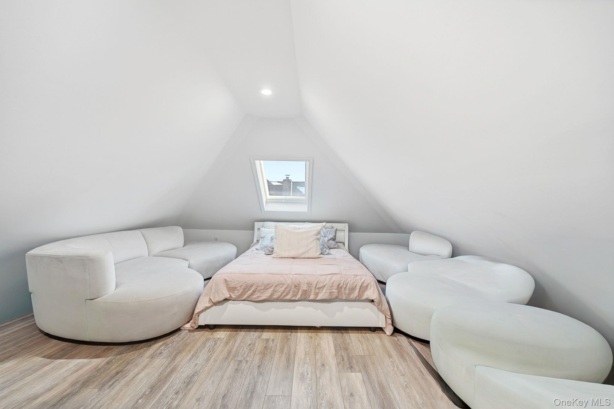 Single Family Neill  Bronx, NY 10461, MLS-960227-20