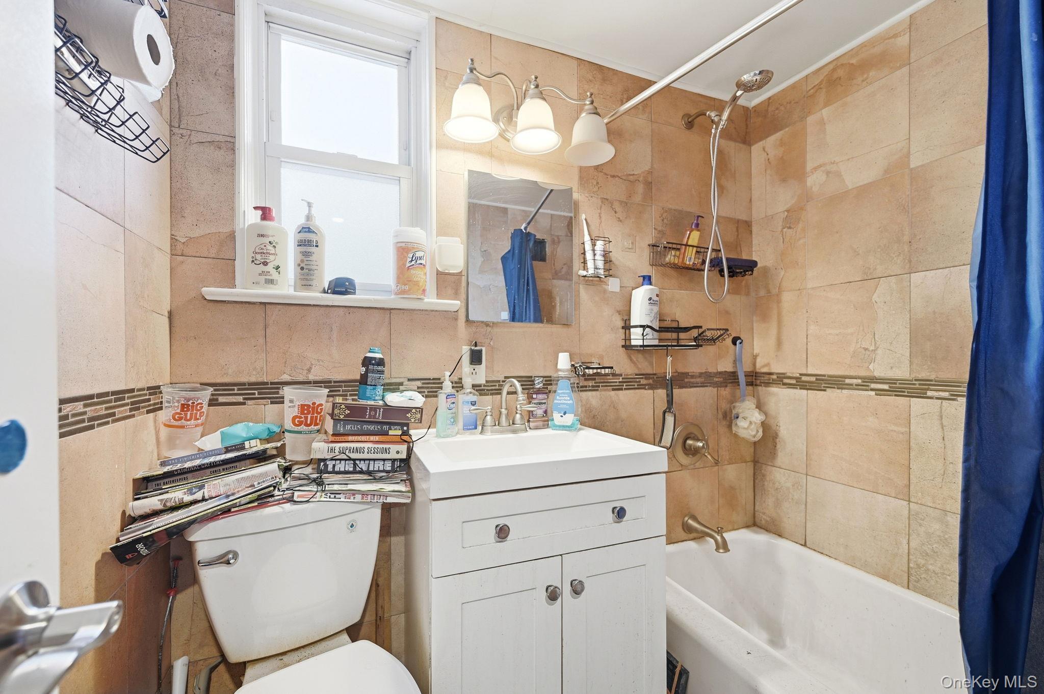 Single Family Neill  Bronx, NY 10461, MLS-960227-24