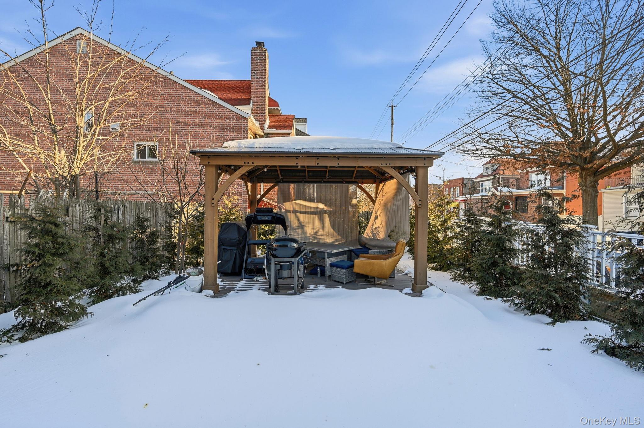 Single Family Neill  Bronx, NY 10461, MLS-960227-33