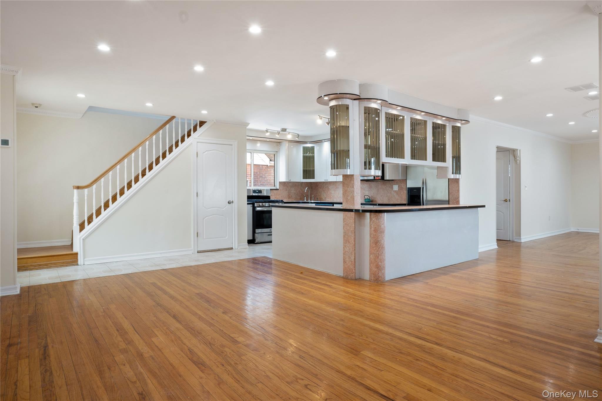 Single Family 188th Queens, NY 11366, MLS-960237-5