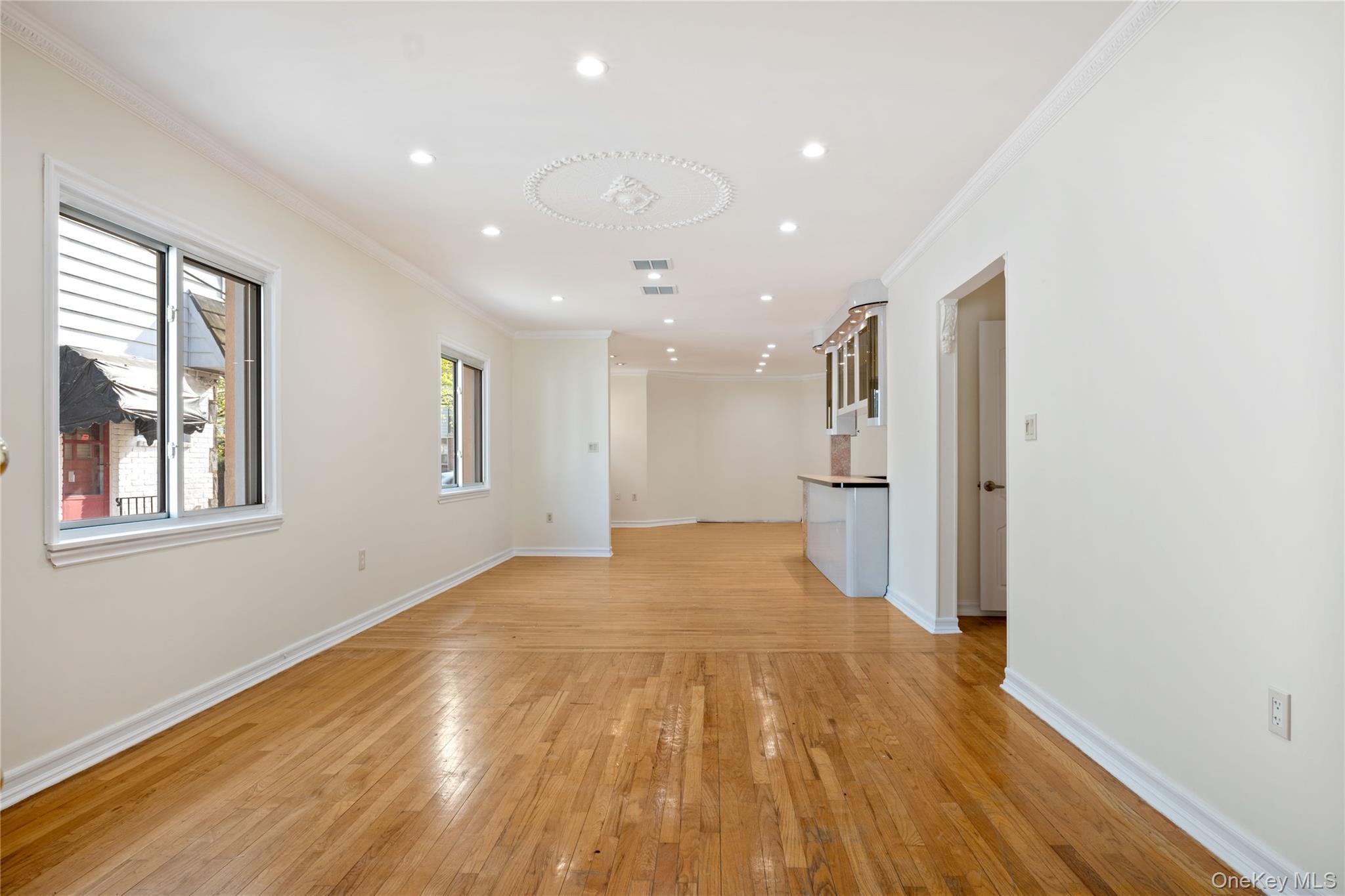 Single Family 188th Queens, NY 11366, MLS-960237-9