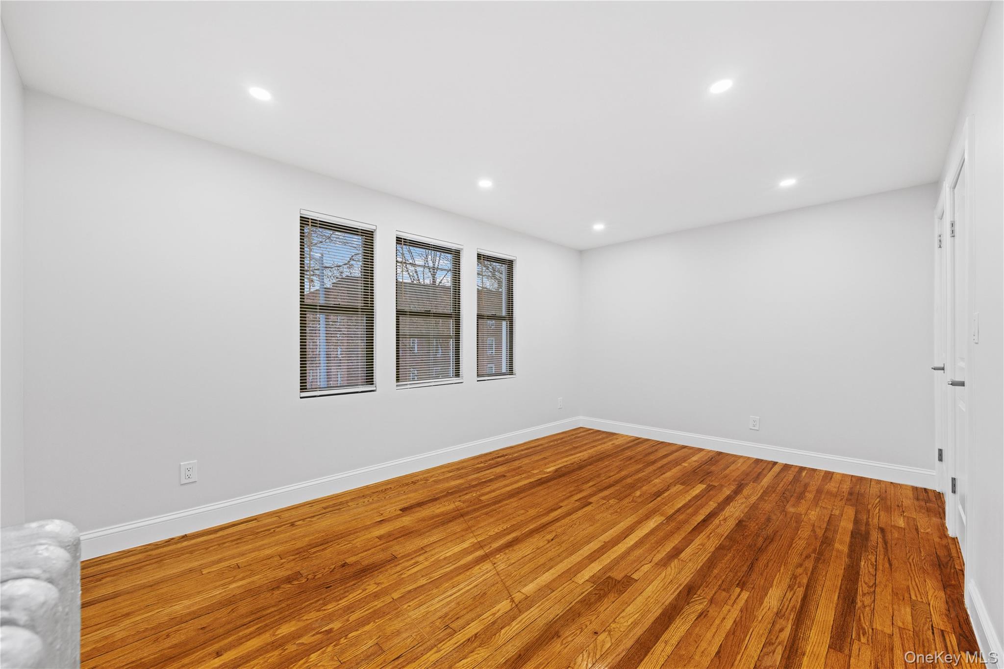 Single Family Saint Paul  Bronx, NY 10461, MLS-960239-21