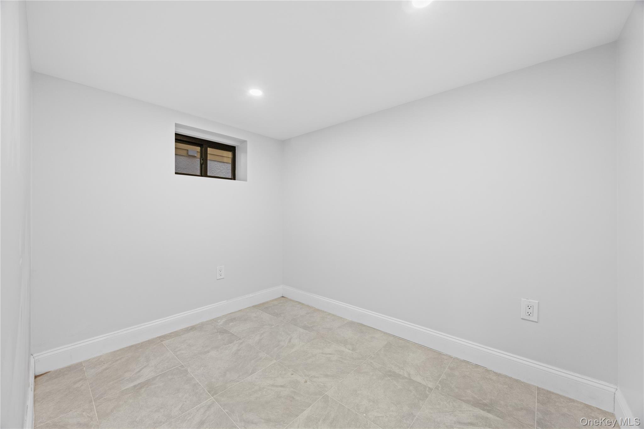 Single Family Saint Paul  Bronx, NY 10461, MLS-960239-22