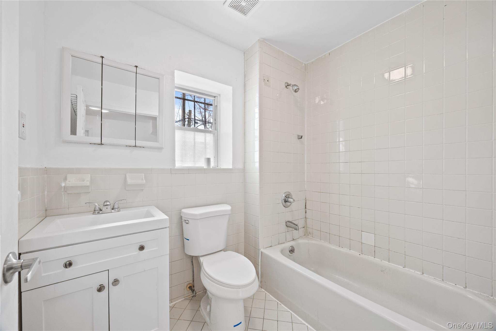 Single Family Burke  Bronx, NY 10469, MLS-960241-10