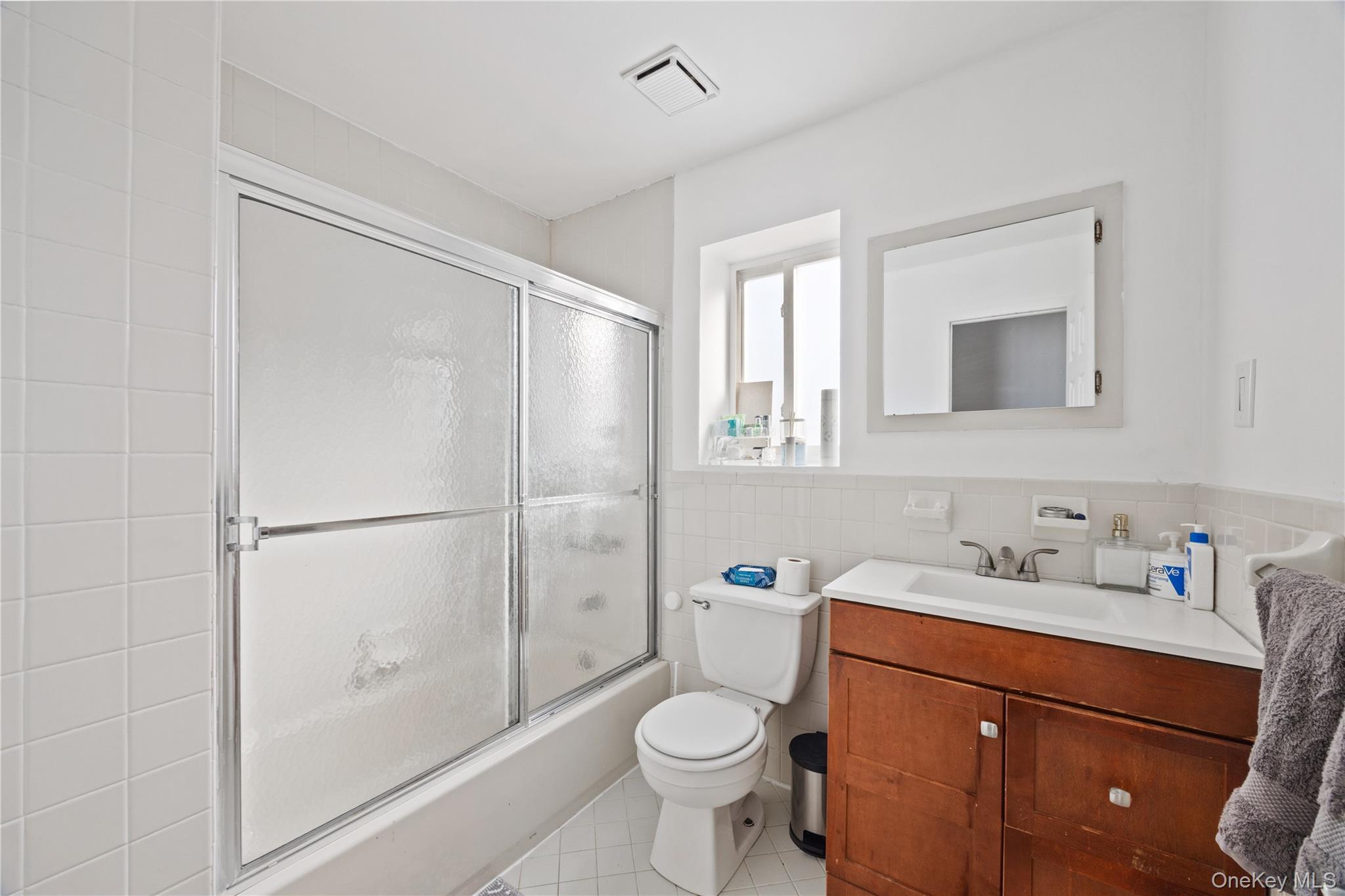 Single Family Burke  Bronx, NY 10469, MLS-960241-22