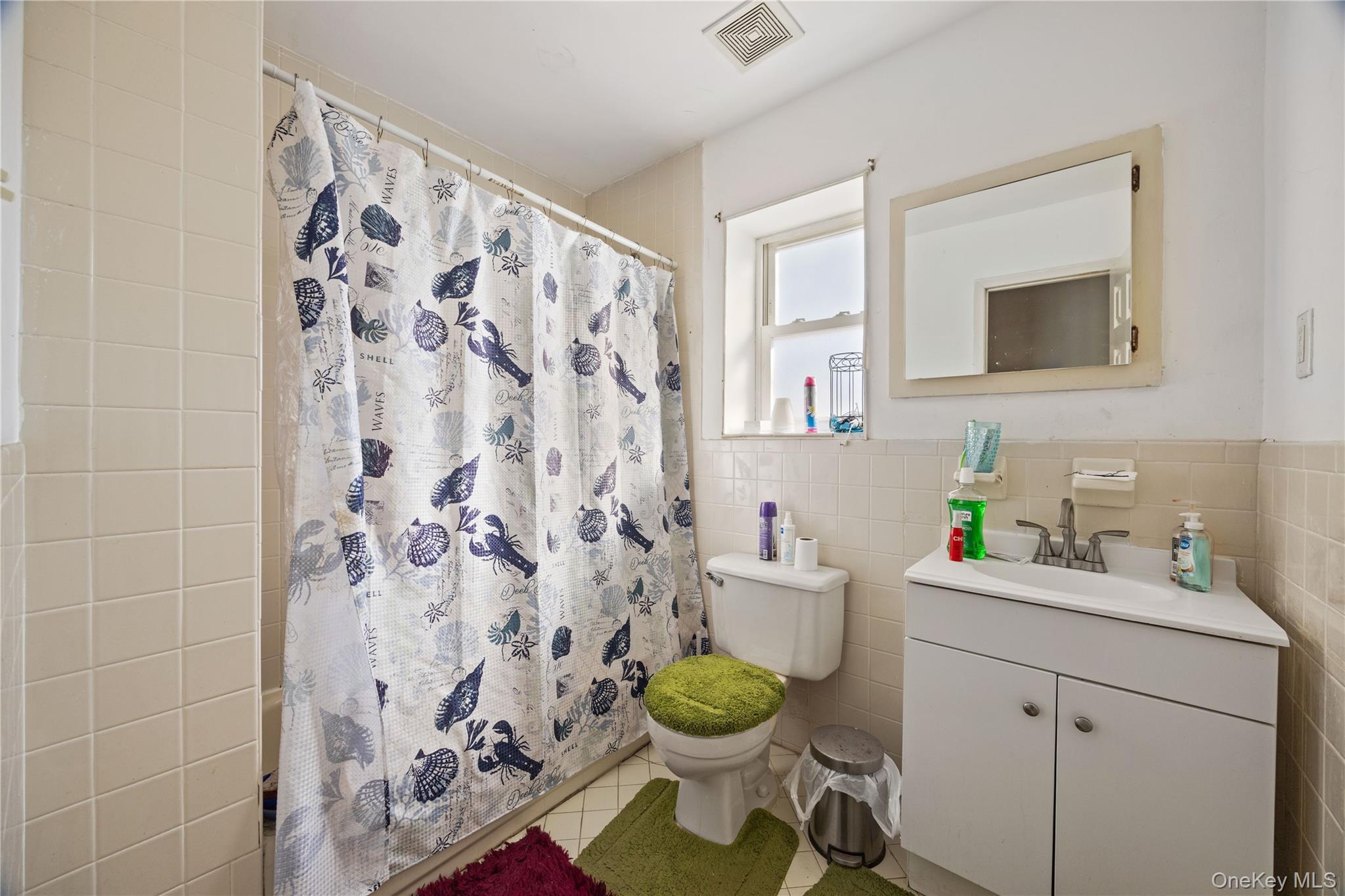 Single Family Burke  Bronx, NY 10469, MLS-960241-33