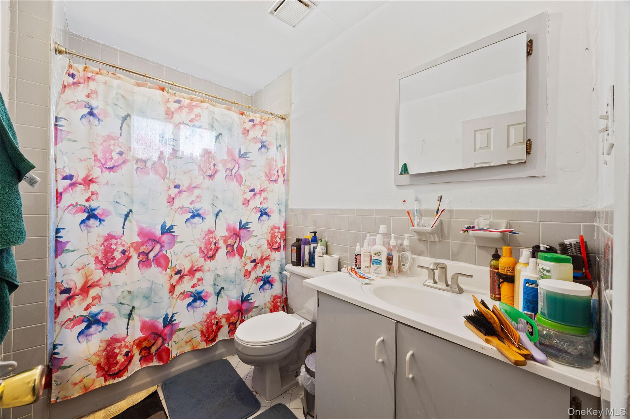 Single Family Burke  Bronx, NY 10469, MLS-960241-35