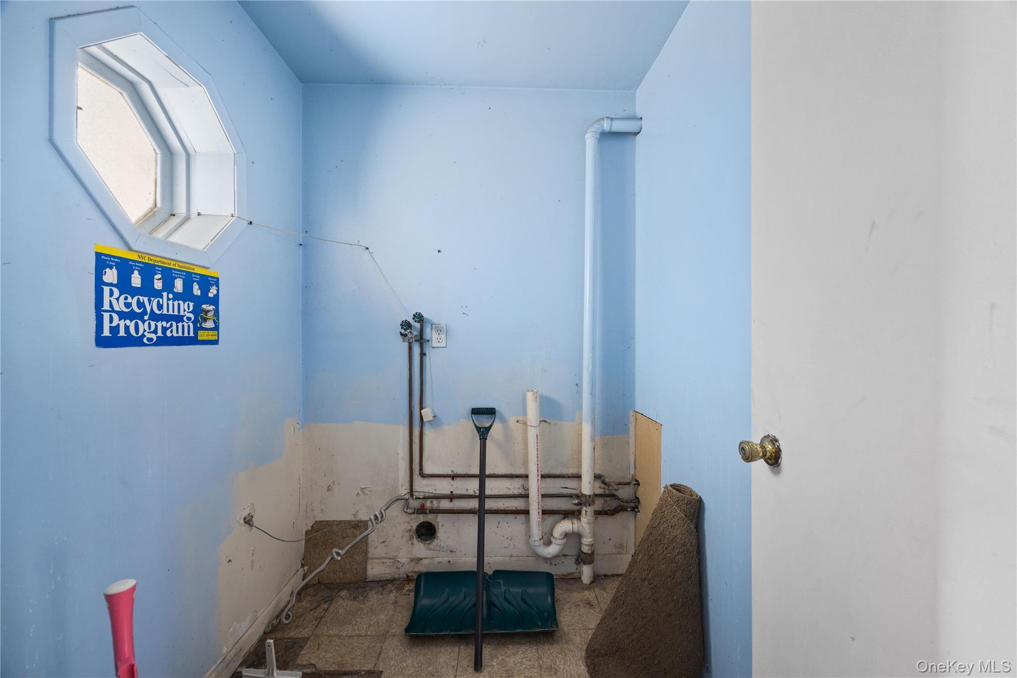 Single Family Burke  Bronx, NY 10469, MLS-960241-37