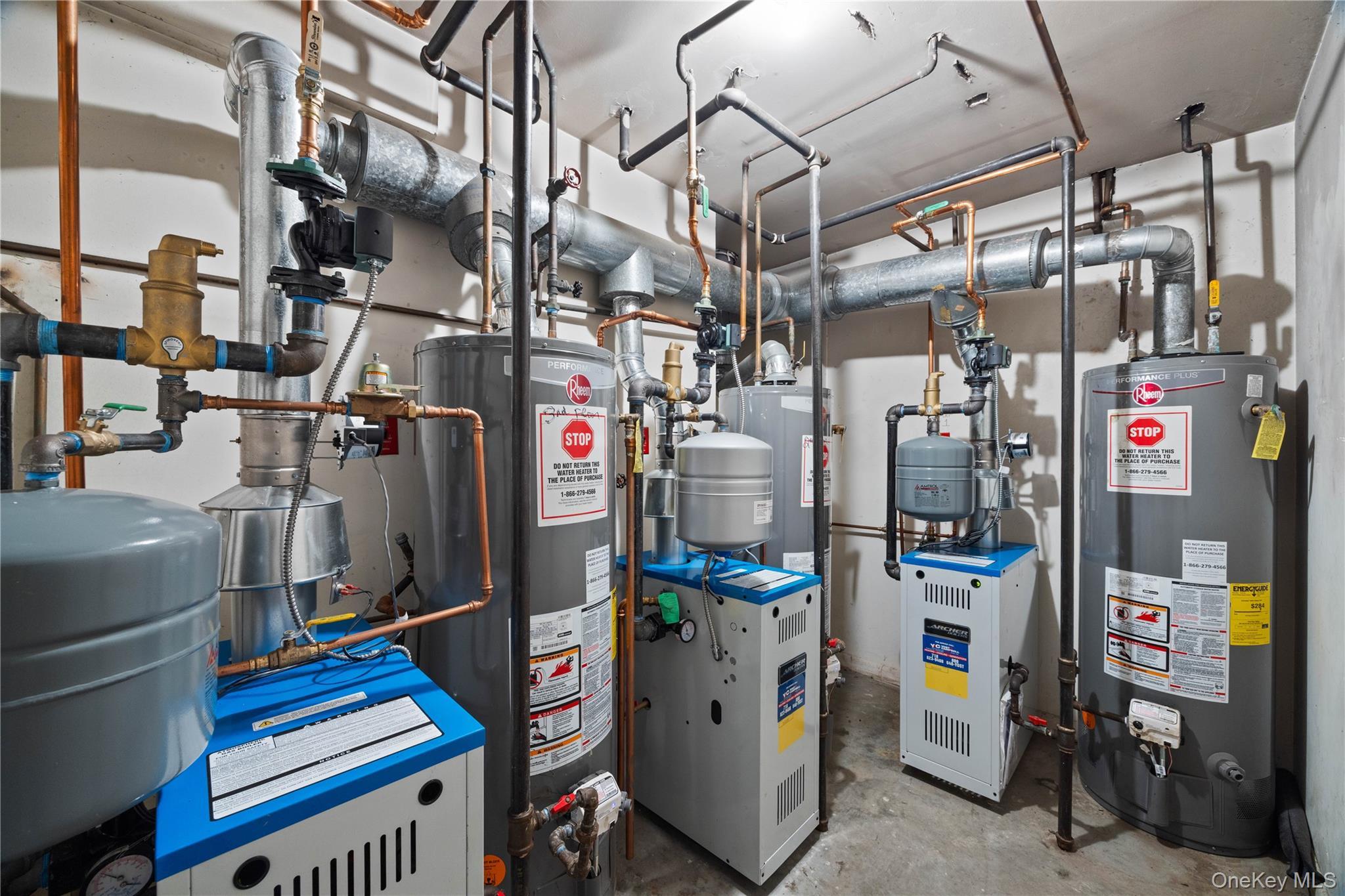 Single Family Burke  Bronx, NY 10469, MLS-960241-38