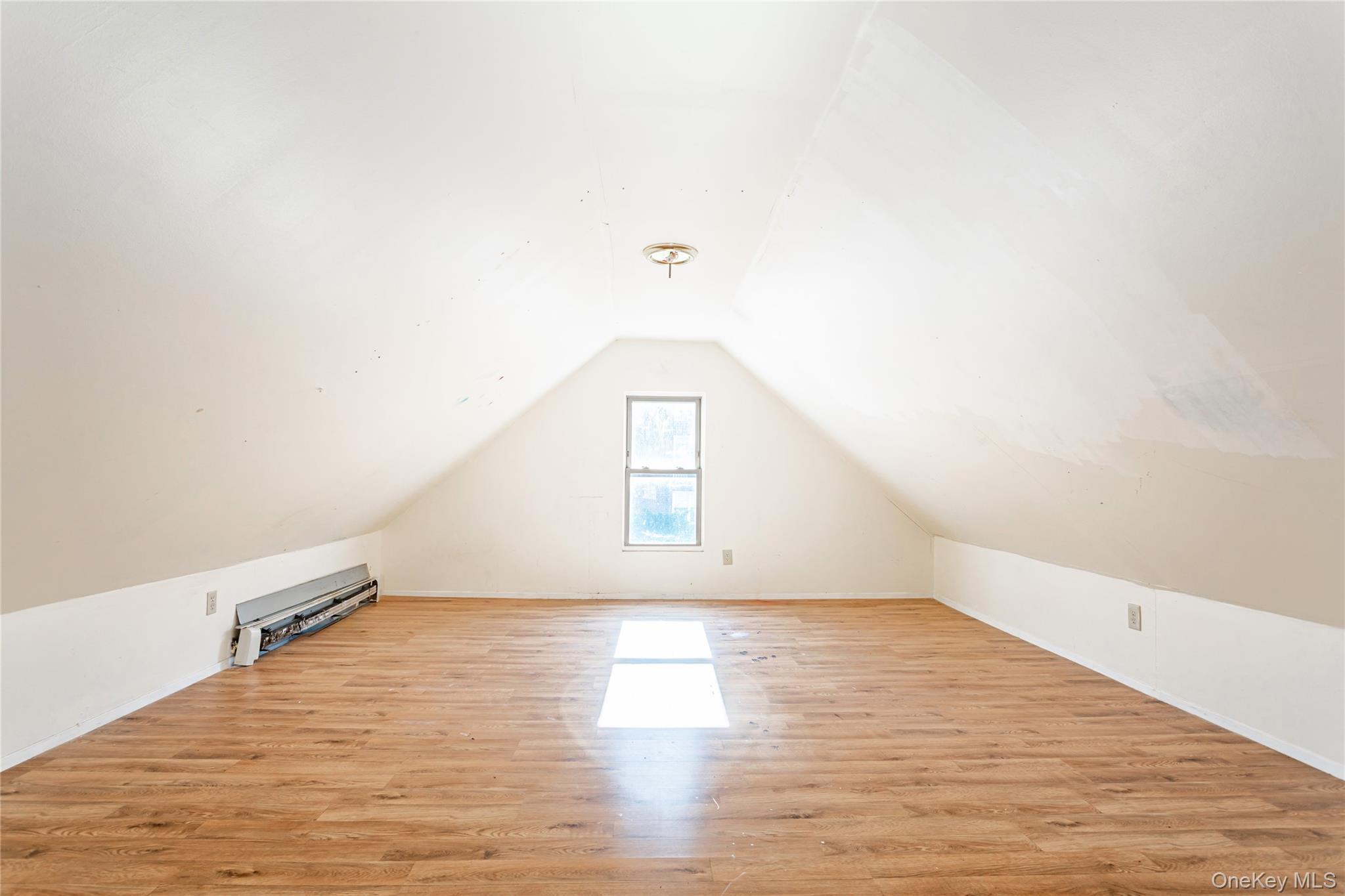 Single Family Roff  Staten Island, NY 10304, MLS-960280-21