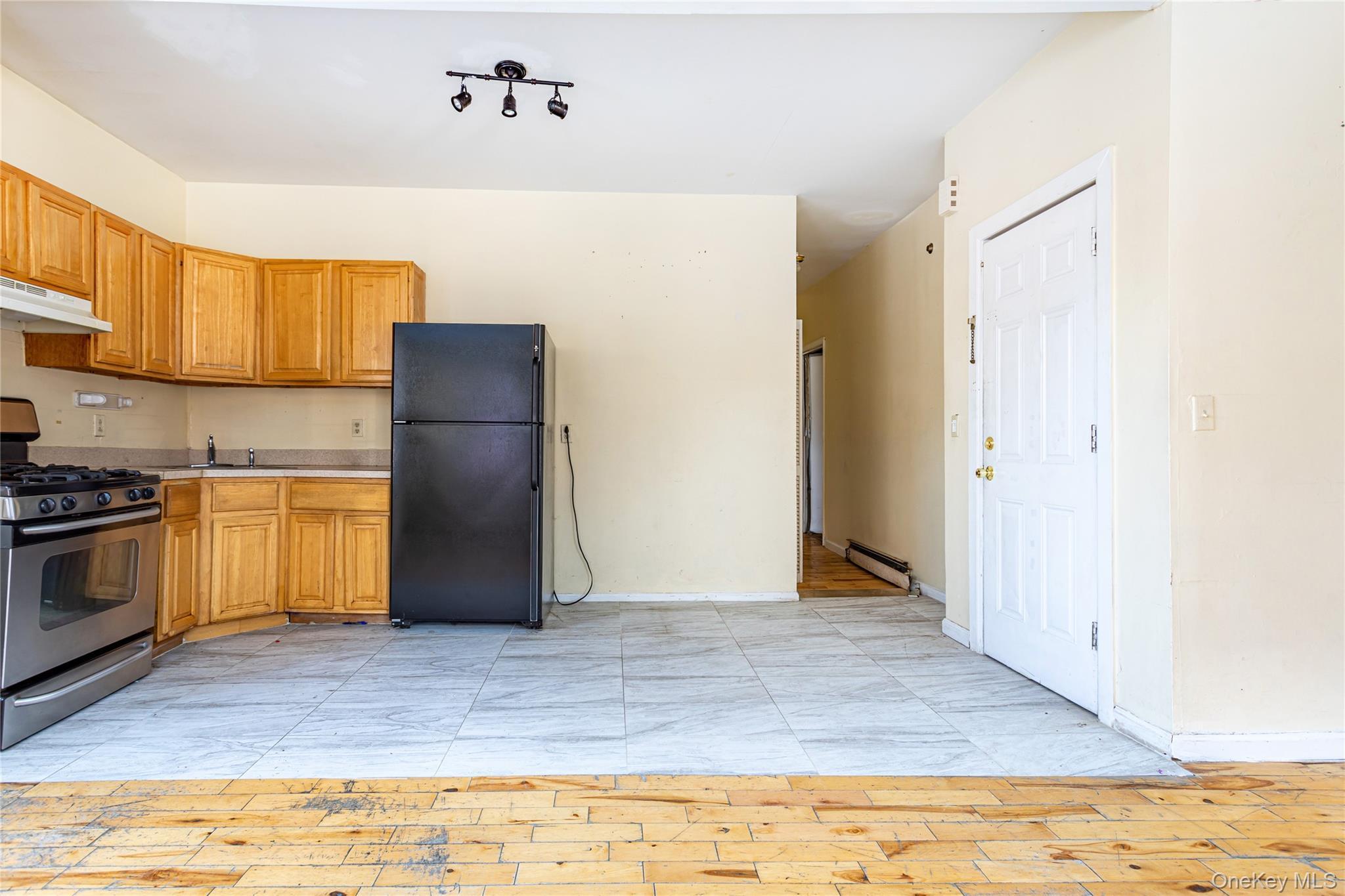 Single Family Roff  Staten Island, NY 10304, MLS-960280-5