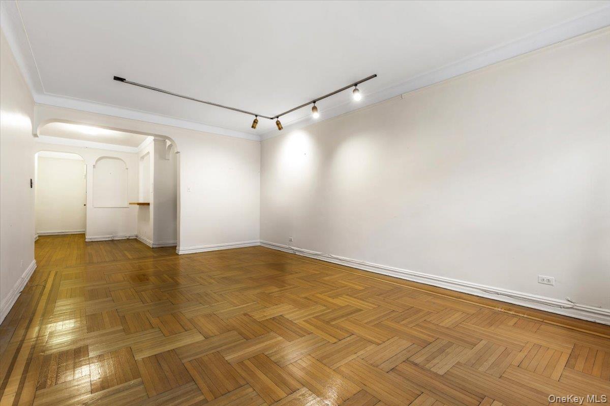 Coop 76th  Queens, NY 11375, MLS-960315-11