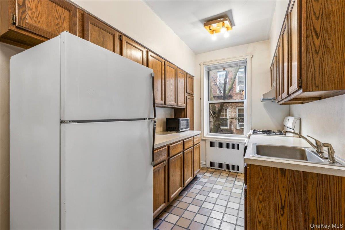 Coop 76th  Queens, NY 11375, MLS-960315-12