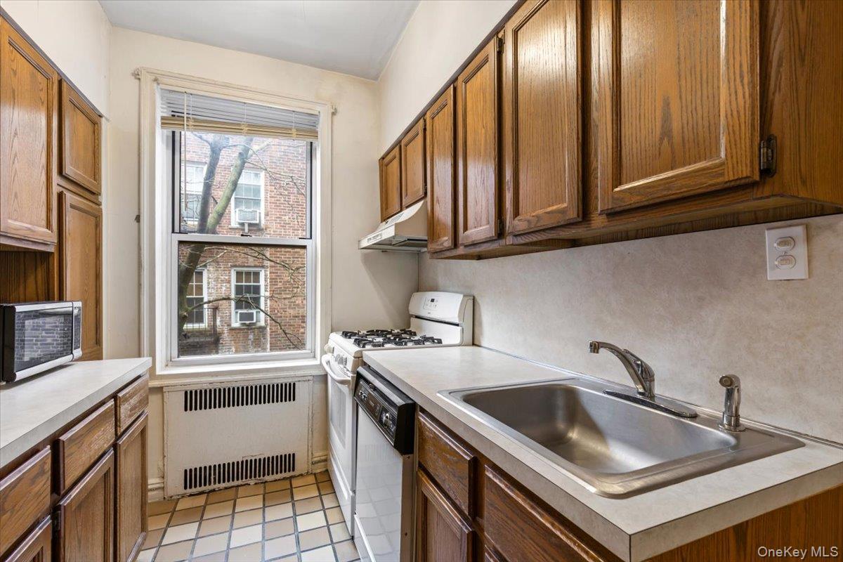 Coop 76th  Queens, NY 11375, MLS-960315-14