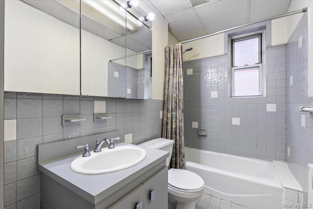 Coop 76th  Queens, NY 11375, MLS-960315-18