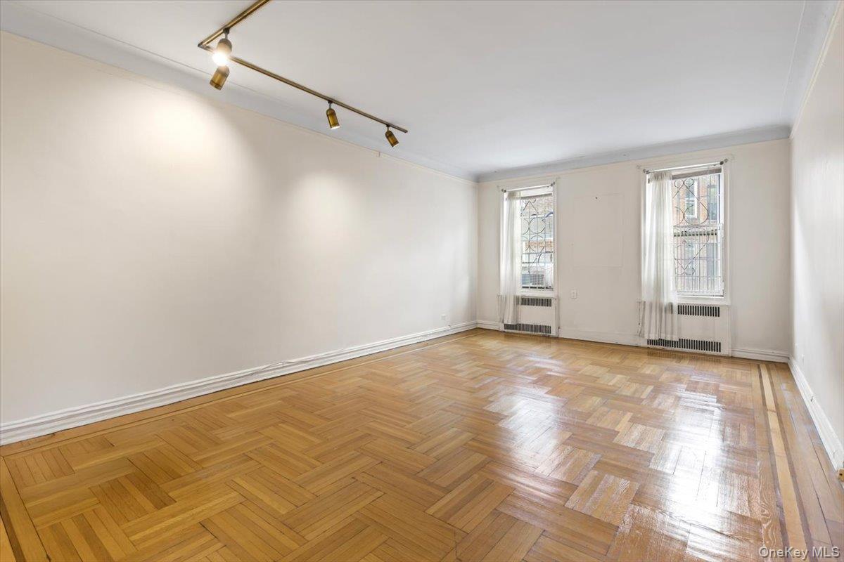 Coop 76th  Queens, NY 11375, MLS-960315-9