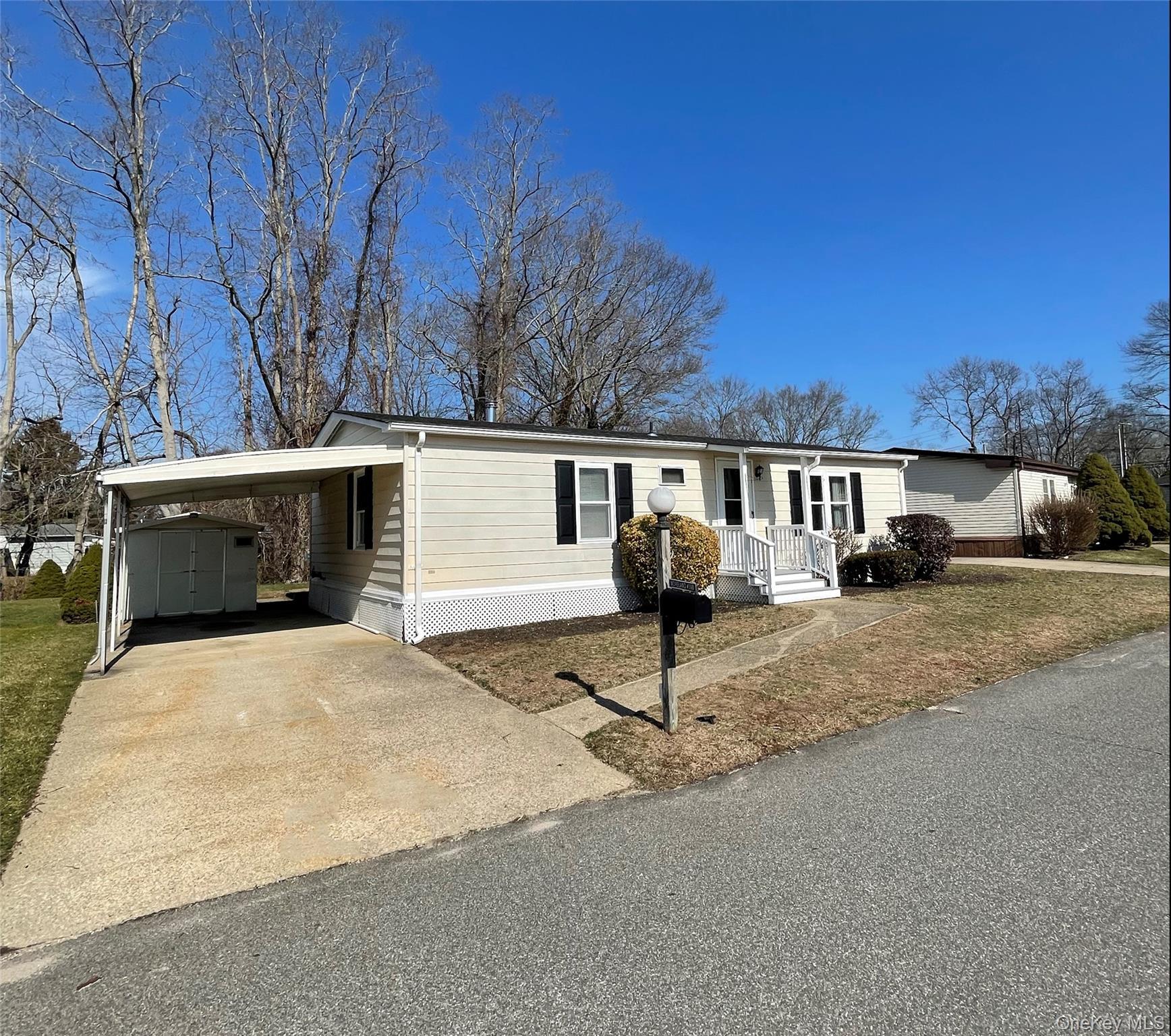 Single Family Old Country  Suffolk County, NY 11901, MLS-960320-3