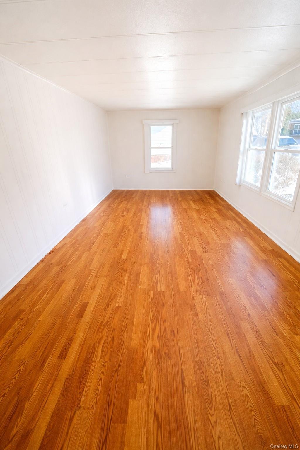 Single Family Old Country  Suffolk County, NY 11901, MLS-960320-8