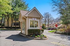 Condo Willow Ridge Suffolk County, NY 11787, MLS-960338-17