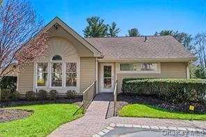 Condo Willow Ridge Suffolk County, NY 11787, MLS-960338-20