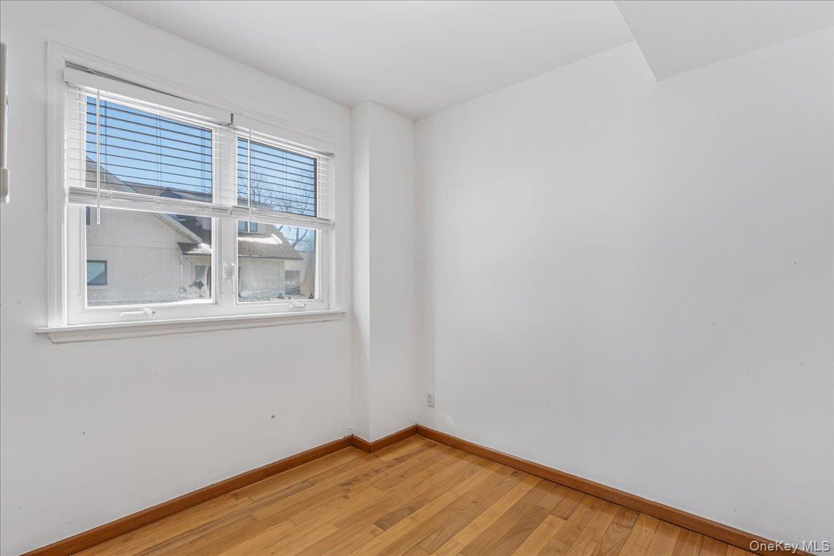 Single Family 9th  Queens, NY 11357, MLS-960348-19