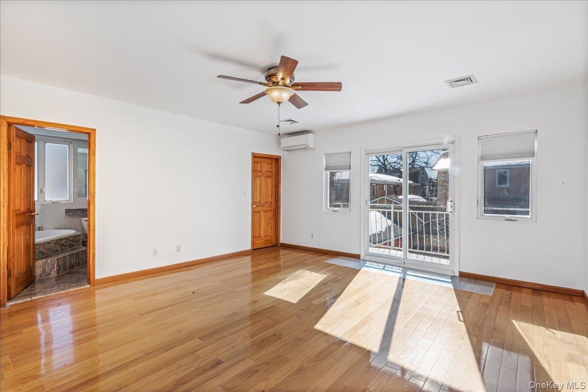 Single Family 9th  Queens, NY 11357, MLS-960348-25