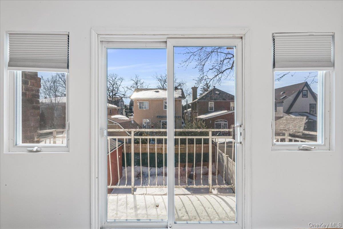Single Family 9th  Queens, NY 11357, MLS-960348-27