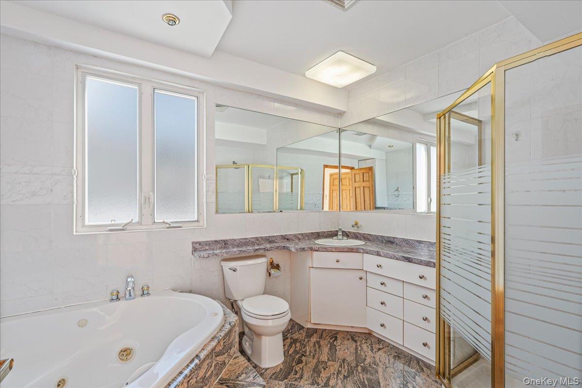 Single Family 9th  Queens, NY 11357, MLS-960348-29