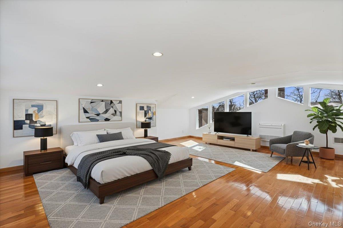 Single Family 9th  Queens, NY 11357, MLS-960348-33