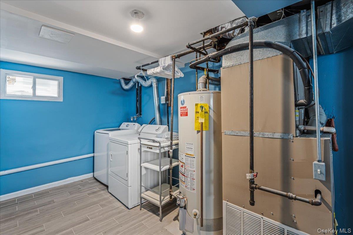 Single Family 9th  Queens, NY 11357, MLS-960348-38