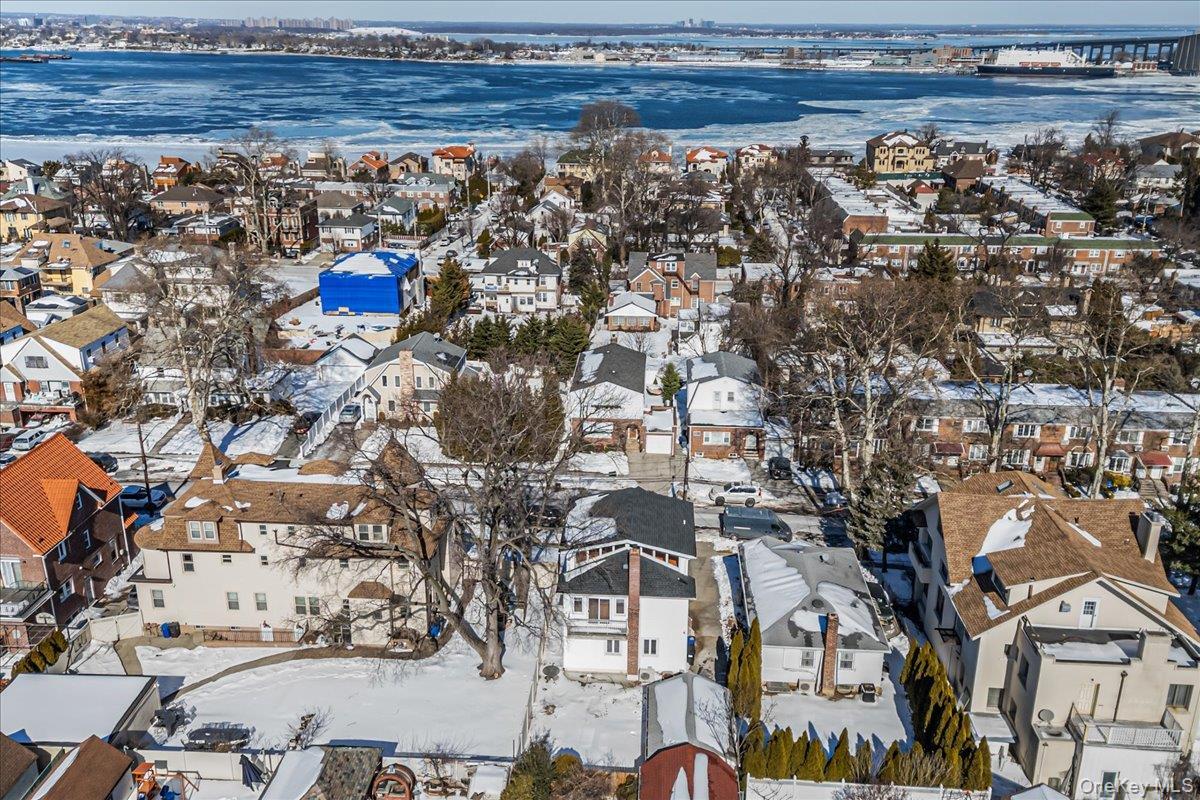 Single Family 9th  Queens, NY 11357, MLS-960348-42