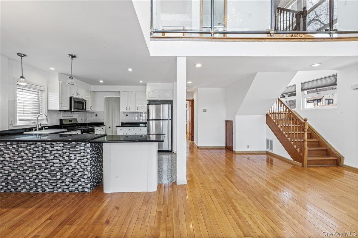 Single Family 9th  Queens, NY 11357, MLS-960348-9