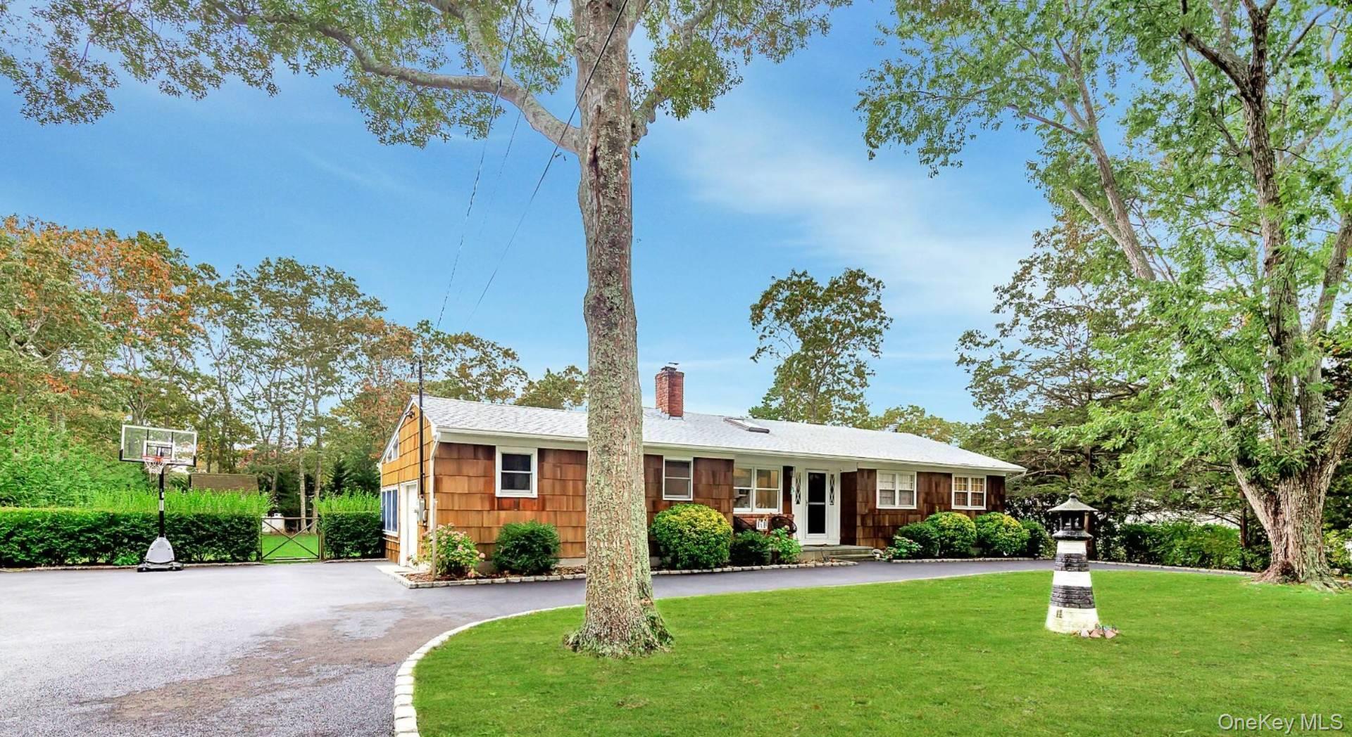 Single Family Sherwood Road Suffolk County, NY 11946, MLS-960350-2