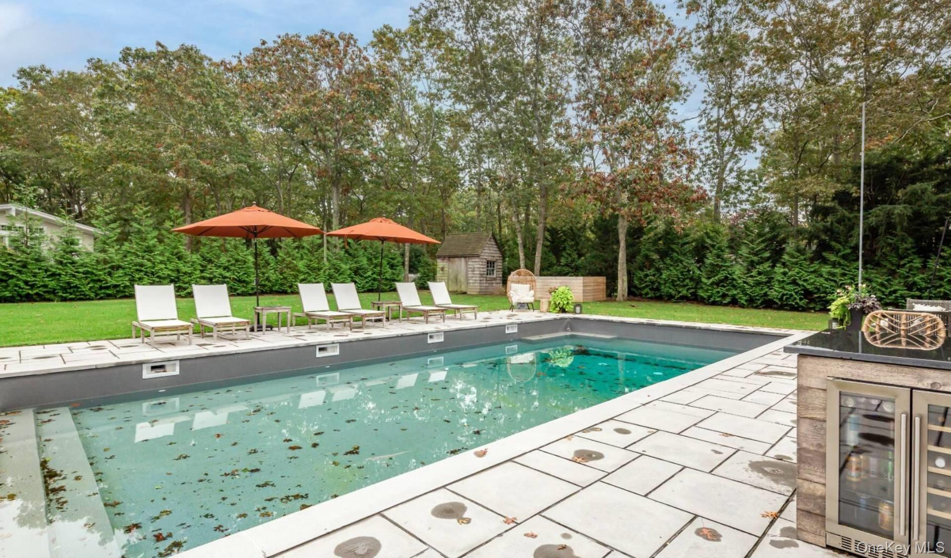 Single Family Sherwood Road Suffolk County, NY 11946, MLS-960350-27
