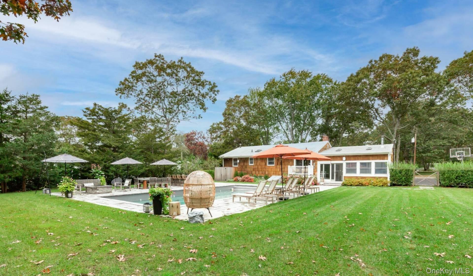Single Family Sherwood Road Suffolk County, NY 11946, MLS-960350-31