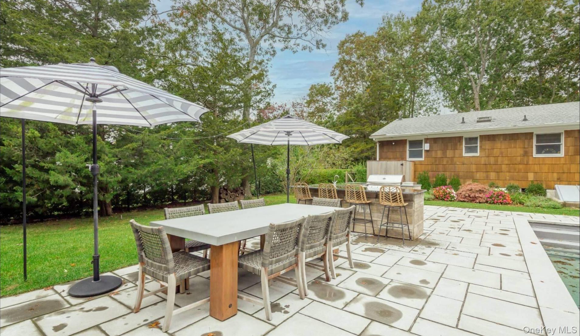 Single Family Sherwood Road Suffolk County, NY 11946, MLS-960350-4