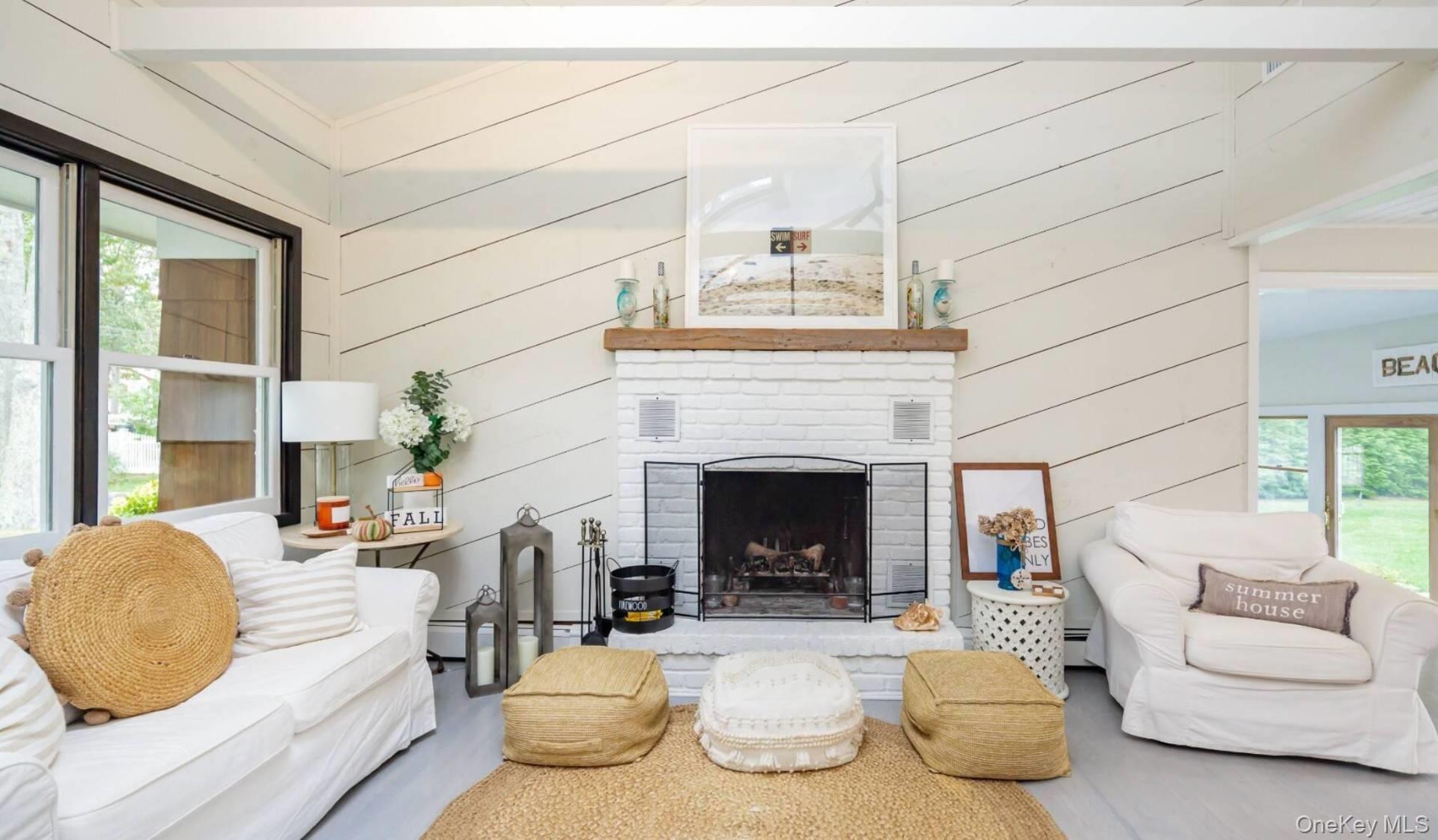 Single Family Sherwood Road Suffolk County, NY 11946, MLS-960350-6