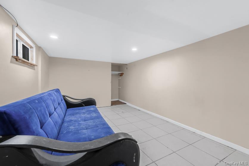 Single Family 104th  Brooklyn, NY 11236, MLS-960379-11