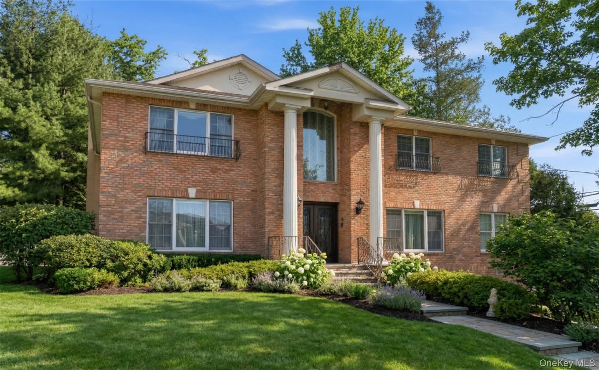 Single Family Peachtree Lane Nassau County, NY 11576, MLS-960397-2