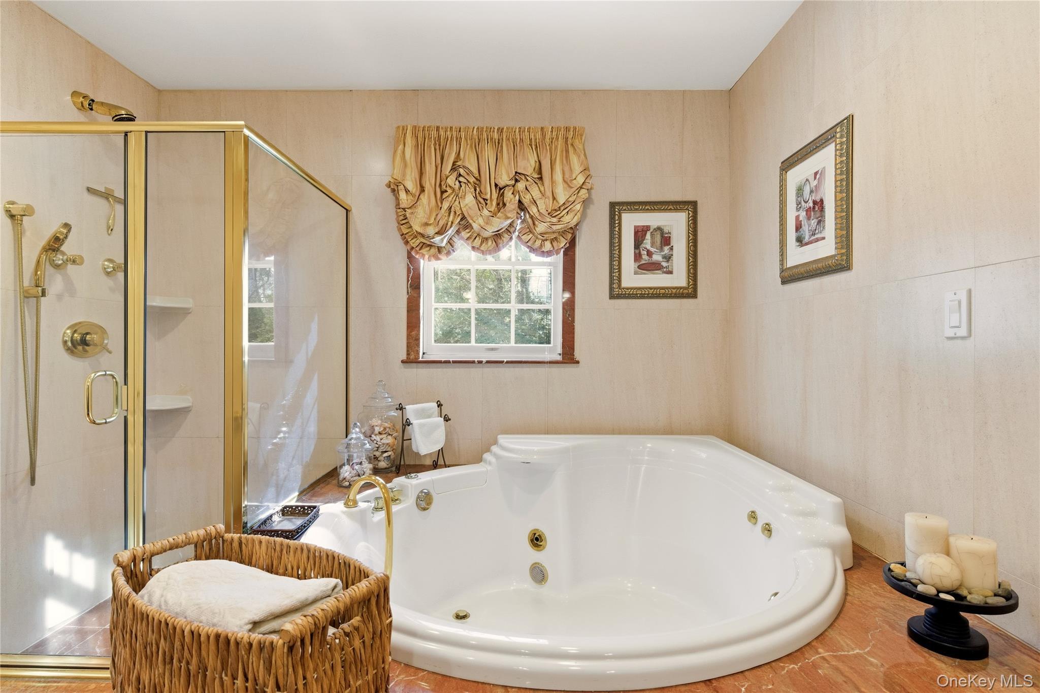 Single Family Peachtree Lane Nassau County, NY 11576, MLS-960397-24