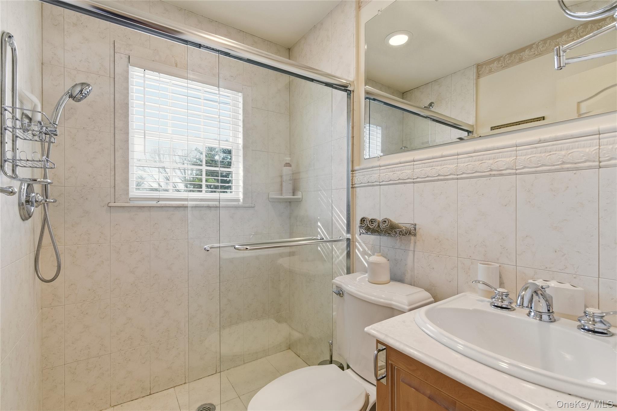 Single Family Peachtree Lane Nassau County, NY 11576, MLS-960397-29