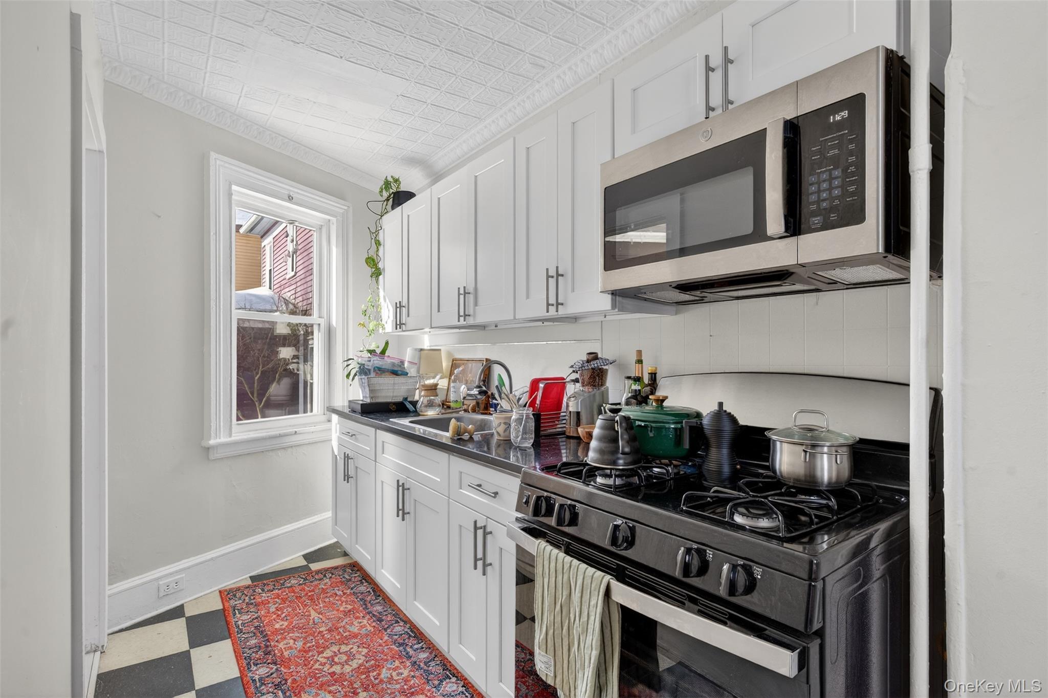 Single Family Albany  Ulster County, NY 12401, MLS-960402-14