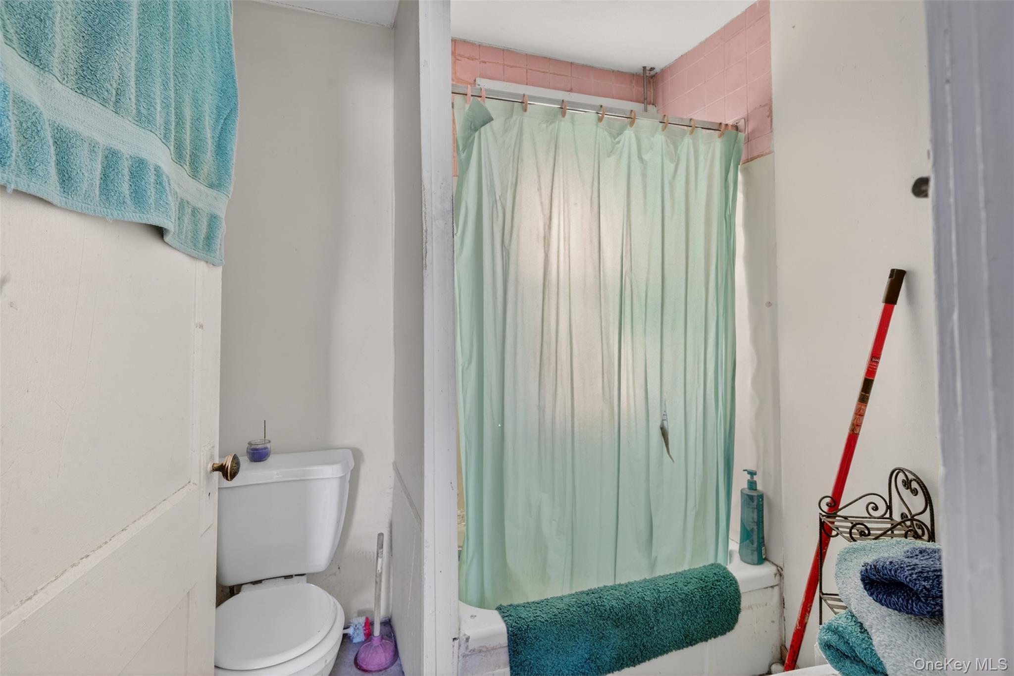 Single Family Albany  Ulster County, NY 12401, MLS-960402-20