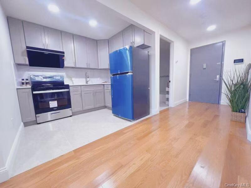 Condo Cherry  Queens, NY 11355, MLS-960417-3