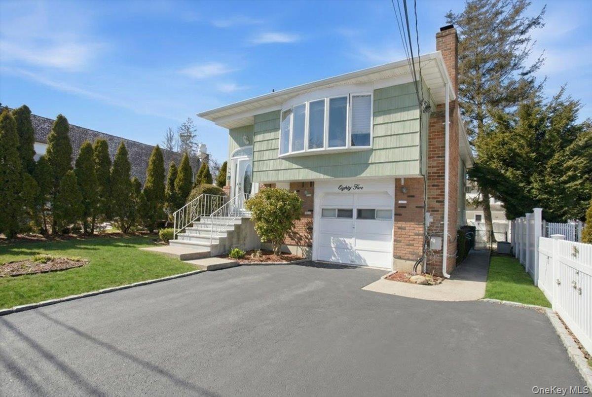Single Family Unqua  Nassau County, NY 11758, MLS-960504-2
