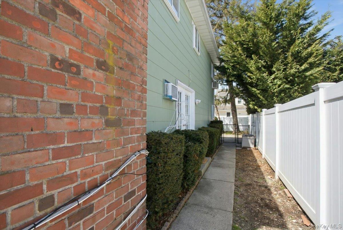 Single Family Unqua  Nassau County, NY 11758, MLS-960504-3