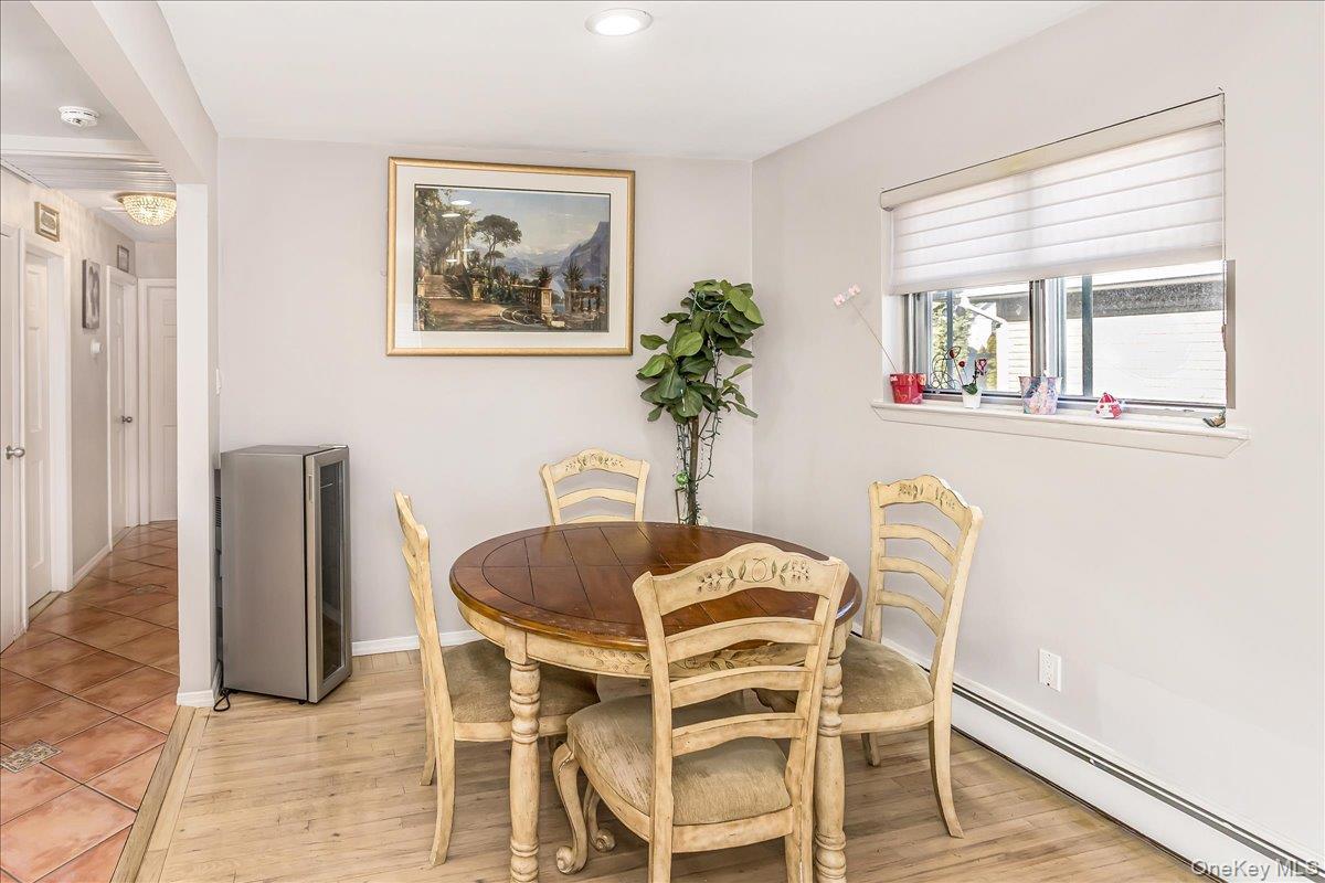 Single Family Unqua  Nassau County, NY 11758, MLS-960504-8