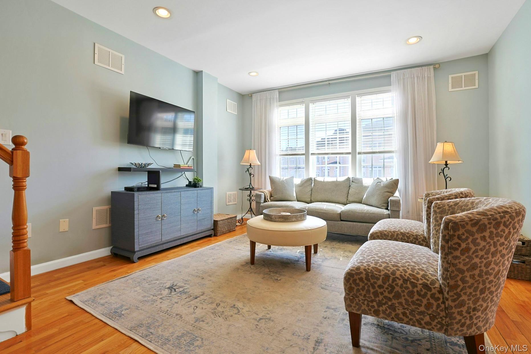 Condo Alexander  Rockland County, NY 10954, MLS-960531-16